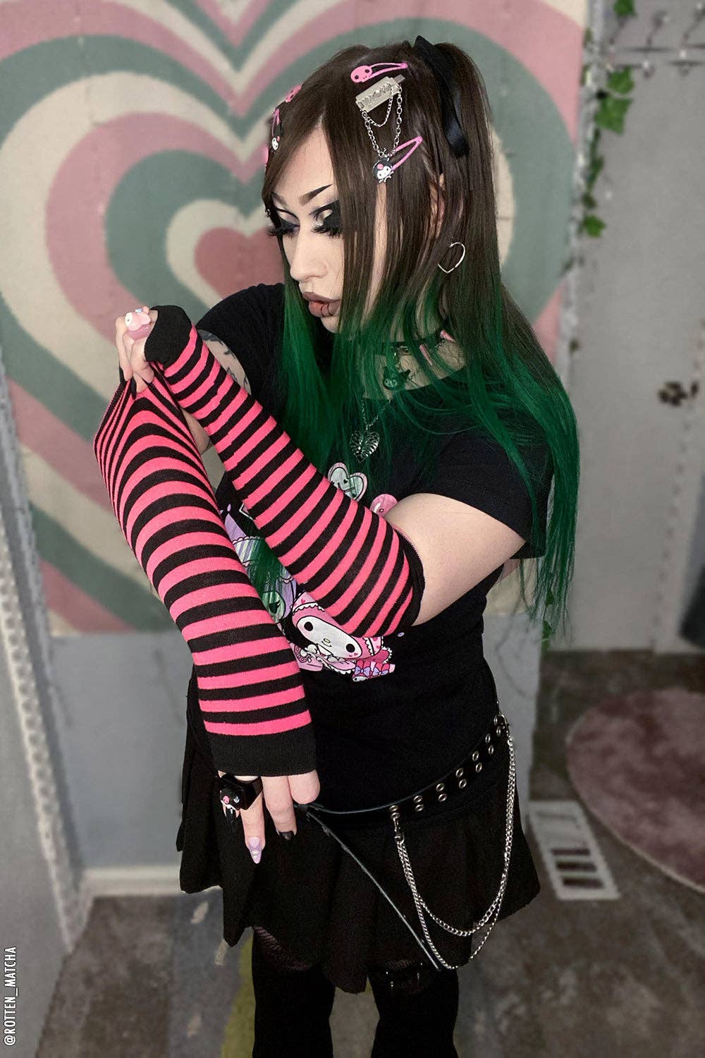 Emo Striped Arm Warmers [Black/Hot Pink]